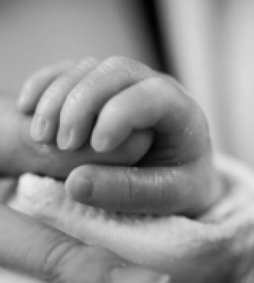 Тіло знайшли сусіди: мешканку Ужгородщини судили за смерть немовляти
