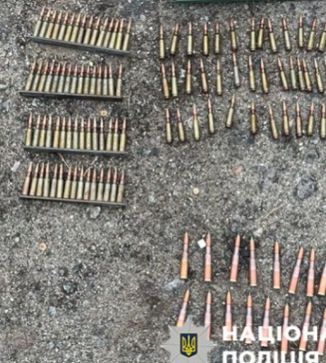 У Києві затримали чоловіка з гранатами та набоями, який гуляв містом напідпитку