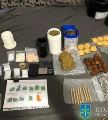 У Полтаві затримали чоловіка за збут наркотиків у великих розмірах