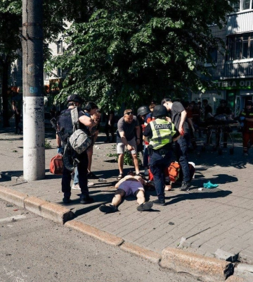 Росіяни завдали удару по центру Сум з РСЗВ — є загиблі та багато поранених