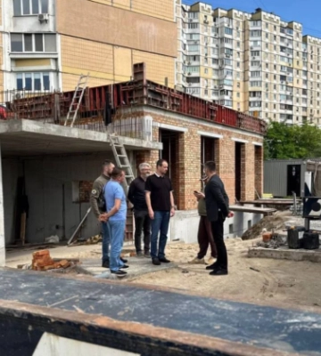 В Киеве на Дарнице появится новый McDonald’s — укрытие, которое строят рядом, не является частью ресторана