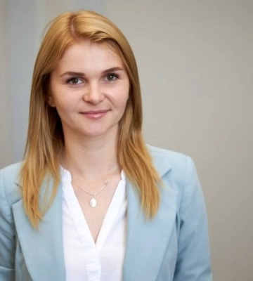 «Слуг» у Раді меншає: склала мандат нардепка, яка хотіла «звалювати» з України
