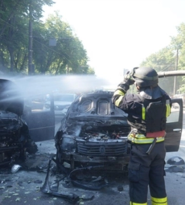 РФ ударила по центру Сум, погибли не менее трех человек, еще около 20 пострадали