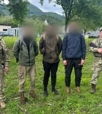 Провели у горах дві доби: троє чоловіків намагались незаконно потрапити в Румунію