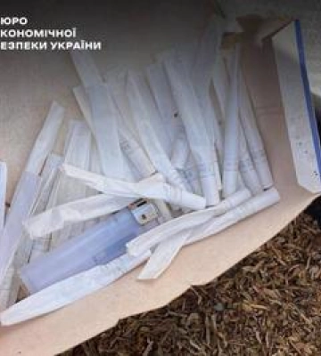 У справі БЕБ про нелегальне виробництво та продаж тютюну суд призначив позбавлення волі 4 полтавцям
