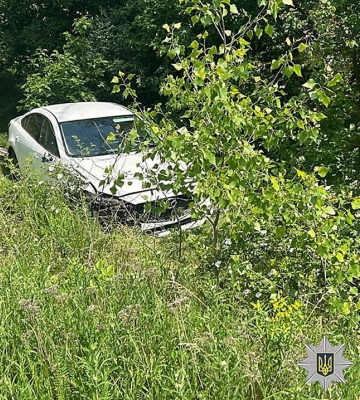 Біля Баштанки Mazda з’їхала в кювет – травми отримали жінка і двоє дітей Біля Баштанки Mazda з’їхала в кювет – травми отримали жінка і двоє дітей
