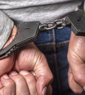 У Києві затримали двох нападників, які пограбували чоловіка біля станції метро «Видубичі»