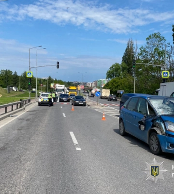 У Тернополі, чоловік, якого на пішохідному переході збив автомобіль, помер у лікарні, - поліція
