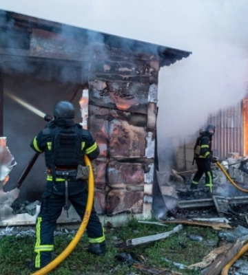 Нічна атака РФ по Харкову: пошкоджені будинки та підприємства, є постраждалий