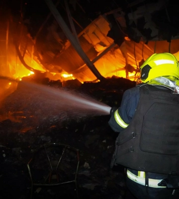 Пожежі після дронової атаки на Одещину гасили 43 рятувальника, - ФОТО, ВІДЕО