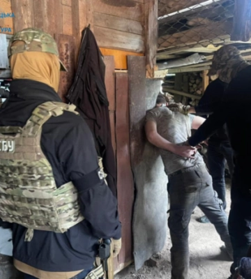 На Хмельниччині затримано агента рф, який передавав ворогу дані про українську авіацію
