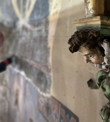 В одному з храмів Тернопільщини знайшли унікальні розписи початку ХХ століття В одному з храмів Тернопільщини знайшли унікальні розписи початку ХХ століття