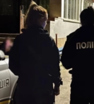 Стрибнула з даху: в Одеському районі 12-річна дівчина закінчила життя самогубством