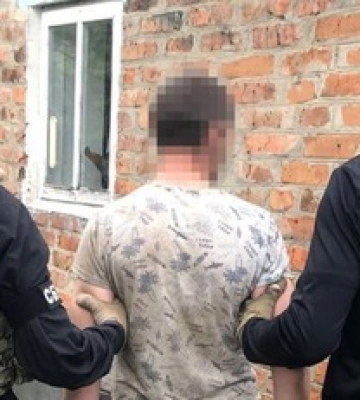 СБУ задержала российского агента, который передавал графики боевых вылетов авиации ВСУ в Хмельницкой области
