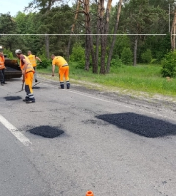 На Волині «латають» дороги: де і що роблять 