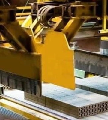 Один із найпотужніших виробників цегли: АРМА шукає управителя для заводу на Львівщині з орбіти Медведчука