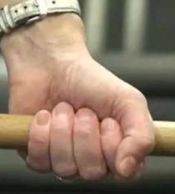 На Тернопільщині засуджено злочинця, який за пару ягід малини побив людину до смерті