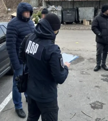 Потрапив у наркобізнес через стосунки з арештанткою: ДБР викрило працівника СІЗО