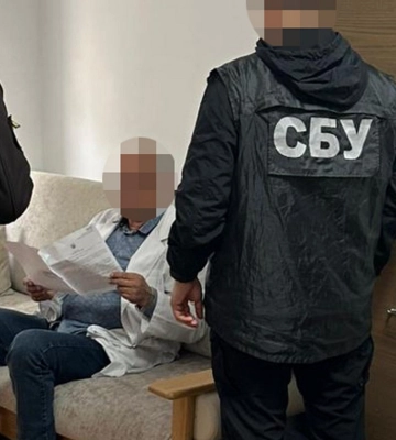 Викрито посадовця лікарні на Львівщині: брав $2500 за "продовження" інвалідності