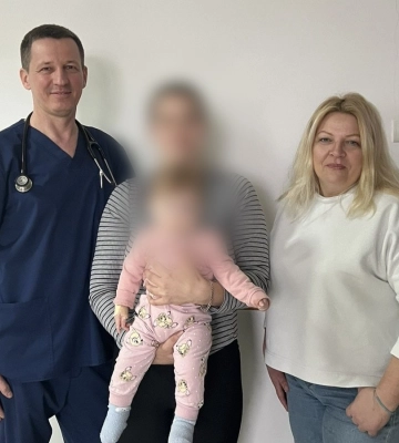 Проковтнула заколку для волосся: у лікарні на Закарпатті 6-місячній дитині видалили зі шлунка стороннє тіло