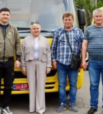 Інклюзивний доступ до якісної освіти: громади Миколаївщини отримали спецавтобуси