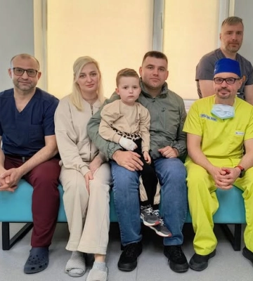 Оперировали 6 часов: львовские медики спасли 4-летнего мальчика с большой опухолью печени