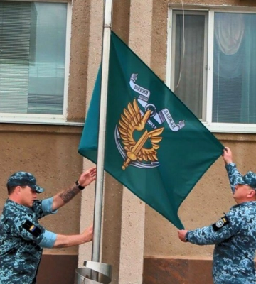 В Ізмаїлі урочисто підняли прапор Морської піхоти Військово-Морських Сил ЗСУ (відео)