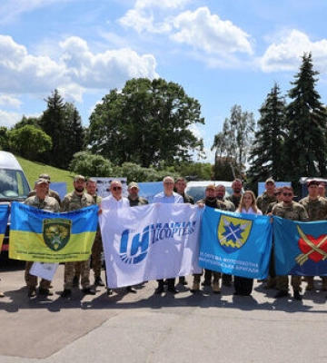 &quot;Українські вертольоти&quot; передали військовим техніку на 10 мільйонів гривень. ФОТОрепортаж