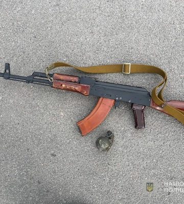 На Запоріжжі поліцейські затримали підозрюваного у збуті вогнепальної зброї та боєприпасів. ФОТО