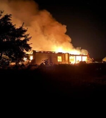 Атака &quot;шахедів&quot; на Одещину: горіли амбулаторія, центр творчості та ліцей. ФОТОрепортаж