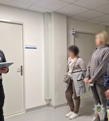 Поліція Чернігівщини викрила групу медиків в організації масштабної злочинної схемі допомоги ухилянтам. ФОТО
