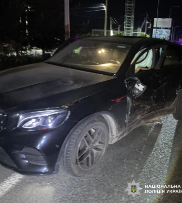 Поліція Львівщини розпочала провадження за фактом ДТП, внаслідок якої постраждали двоє людей. ФОТО