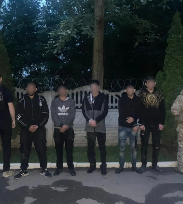 Неповнолітня – у комі: медики розповіли про стан постраждалих у автотрощі біля Ужгорода (ФОТО)