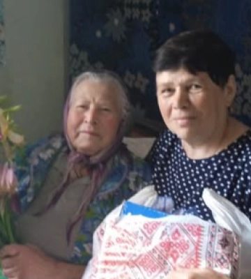 Один з онуків захищає Україну: вчителька з Волині відзначила 90-річчя