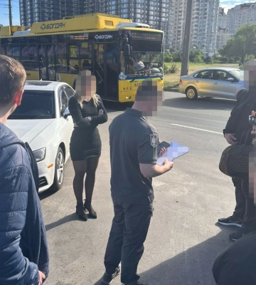 Зникло понад пів тисячі - ДБР викрило на Дніпропетровщині схему видалення з баз даних інформації про ухилянтів. ФОТОрепортаж