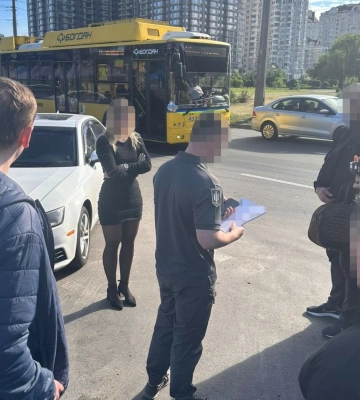 Зникло понад пів тисячі - ДБР викрило на Дніпропетровщині схему видалення з баз даних інформації про ухилянтів. ФОТОрепортаж