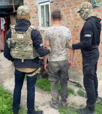 Передавав ворогу інформацію про бойову авіацію - на Хмельниччині затримано зрадника