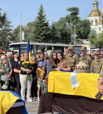 «На Щиті»: у Рівному попрощалися з Павлом Поліщуком та Володимиром Цекларем
