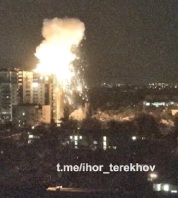 «Шахедами по жилым домам». Мэр Харькова обнародовал кадры попадания российских БпЛА в многоэтажки — видео