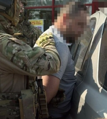 Вимагали хабарі за повернення із СЗЧ без юридичних наслідків: викрито військовослужбовців на Миколаївщині
