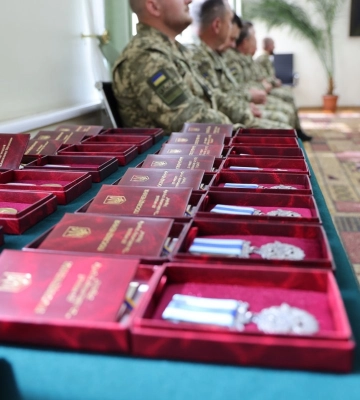 Штаб-сержант ліквідував у бою десяток російських окупантів і зазнав поранення, після якого повернувся до служби в 7 прикордонному&amp;hellip;