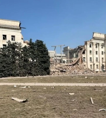 Росіяни вдруге скинули КАБи на будівлю Херсонської ОДА