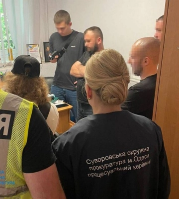На Одещині викрили помічника судді, який вимагав хабар за закриття адміністративної справи