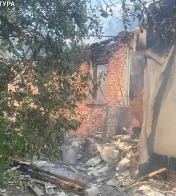 На Харківщині російський дрон вдарив по зупинці: є постраждала