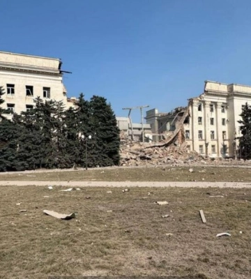 РФ уничтожила здание Херсонской ОГА повторным ударом: Умеров заявил о системном терроре и геноциде