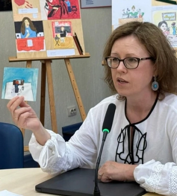 «Я – з родини журналістів»: Національна спілка журналістів України презентувала серію листівок до Дня журналіста
