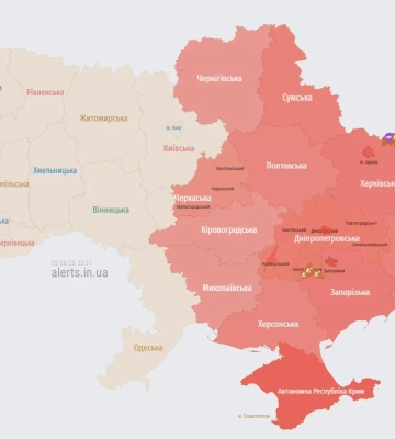 Вулик над Дніпром: ворожі дрони йдуть хвилями — атаку ще не завершено