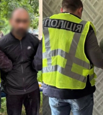 У Києві затримали іноземців, які, погрожуючи гранатою, змусили перехожого перерахувати їм 5000 грн
