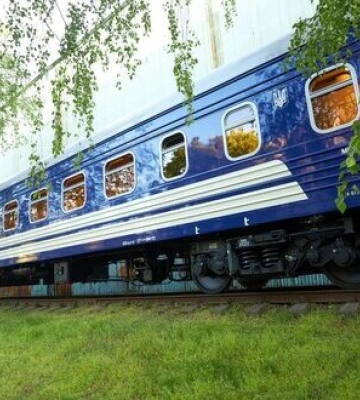 На Київщині обстрілом пошкоджено колії, низка поїздів змінили маршрут, - &quot;Укрзалізниця&quot;