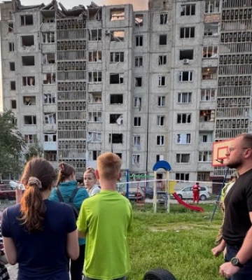 Комбінована атака на Луцьк: ворог поцілив у житловий будинок, п’ятеро поранених